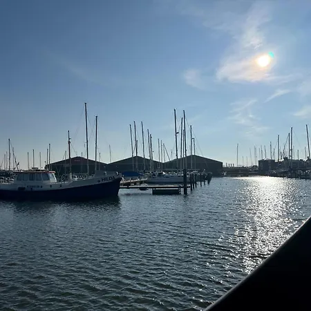 Wohnboot 'tinyfloat' In Ijsselmeer Tatil Evi Andijk